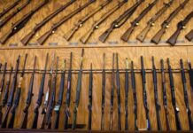 México confirma que la mayoría de armas decomisadas al crimen son fabricadas en EEUU