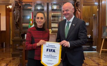 Claudia Sheinbaum recibe en Palacio Nacional a Gianni Infantino, presidente de la FIFA, a dos meses del Mundial 2026