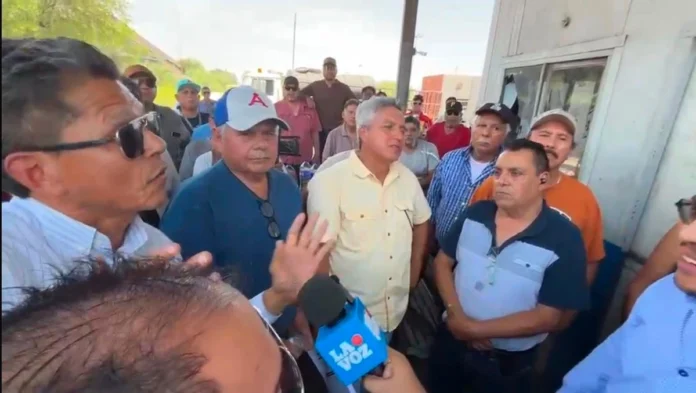 extrabajadores-de-ahmsa-bloquean-planta-para-impedir-salida-de-maquinaria_90db94f1-4166-4d53-89e9-65a32737922c_medialjnimgndimage=fullsize
