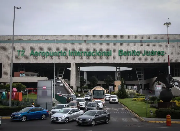 red-de-huachicol-fiscal-operada-por-ex-marinos-alcanzo-la-aduana-del-aicm-sostiene-la-fgr_b6be9a53-c33f-4267-996a-e5ac1e1d2d65_medialjnimgndimage=fullsize