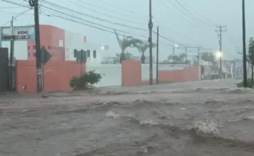 Huracán ‘Polo’ toca tierra en Guaymas, Sonora, y sumerge la ciudad