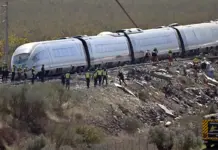 Al menos 68 muertos por la colisión de dos trenes de alta de velocidad en España