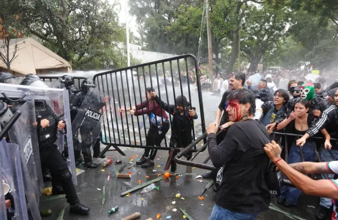 cndh-y-segob-ya-investigan-abusos-policiales-en-manifestacion-por-el-agua-en-guadalajara-sheinbaum_db42b13c-6c53-44d5-8366-0c0bc64f7f68_medialjnimgndimage=fullsize