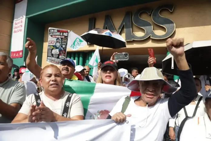 sheinbaum-condiciona-permanencia-de-zoe-robledo-a-atencion-de-demandas-laborales-en-el-imss_e5388574-2eb8-4dd8-9e85-519e865eaa7d_media